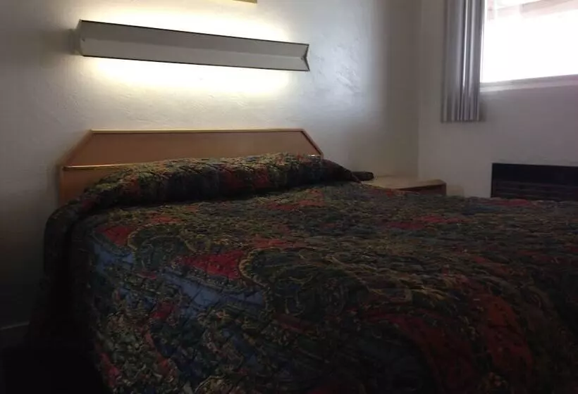 Hub Motel
