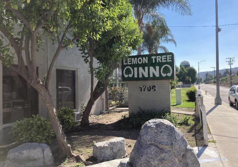 בית מלון כפרי Travelodge By Wyndham Fairplex Pomona