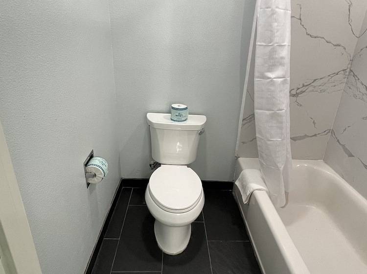 בית מלון כפרי Travelodge By Wyndham Fairplex Pomona