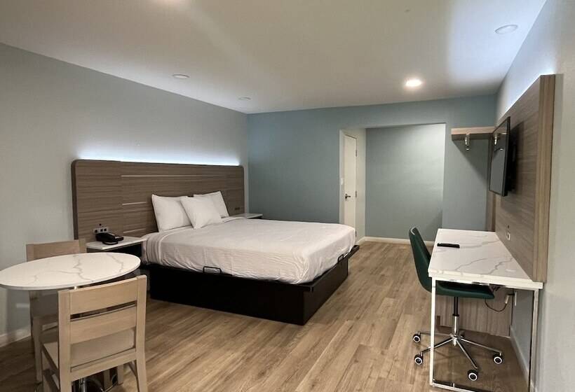 בית מלון כפרי Travelodge By Wyndham Fairplex Pomona