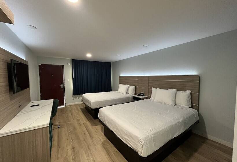 בית מלון כפרי Travelodge By Wyndham Fairplex Pomona