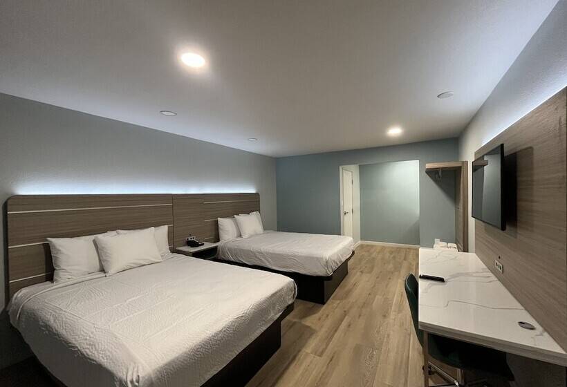 בית מלון כפרי Travelodge By Wyndham Fairplex Pomona