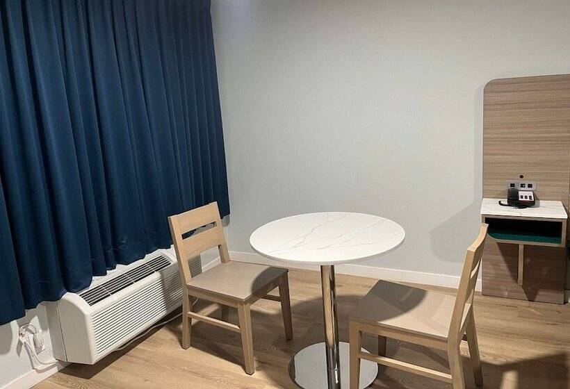 בית מלון כפרי Travelodge By Wyndham Fairplex Pomona