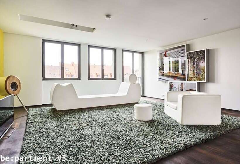 No Shoes Hotel And Green Bar