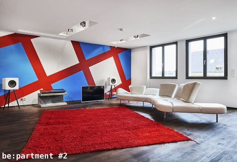 No Shoes Hotel And Green Bar