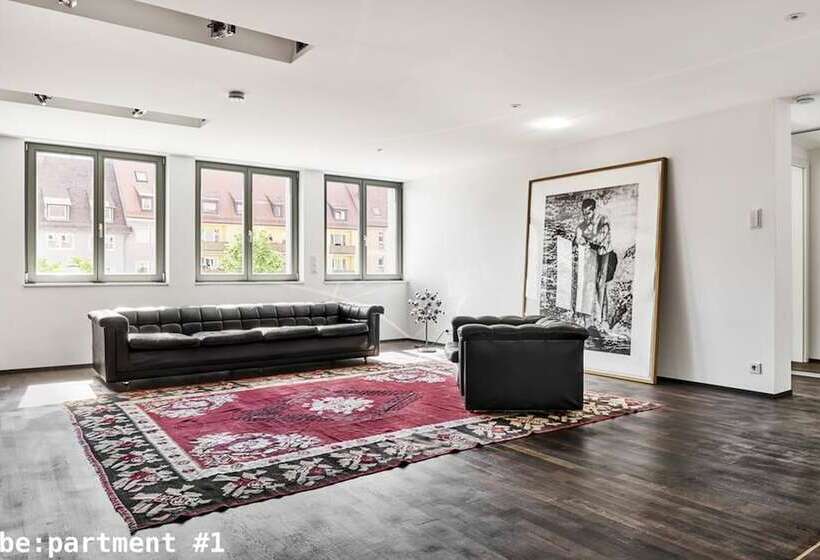 No Shoes Hotel And Green Bar