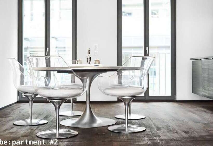 No Shoes Hotel And Green Bar