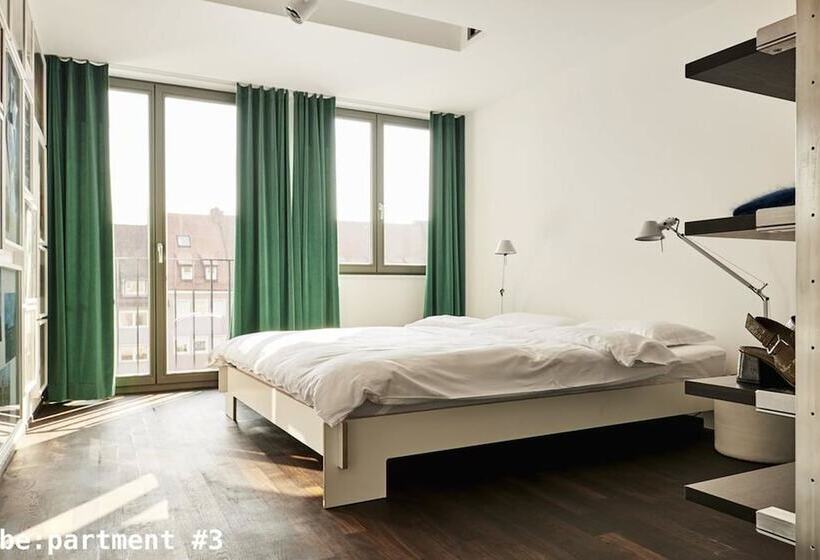 No Shoes Hotel And Green Bar