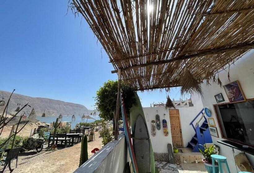 Retkeilymaja Bay Surf Camp