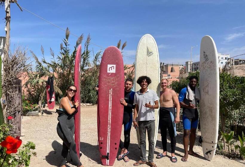 Retkeilymaja Bay Surf Camp