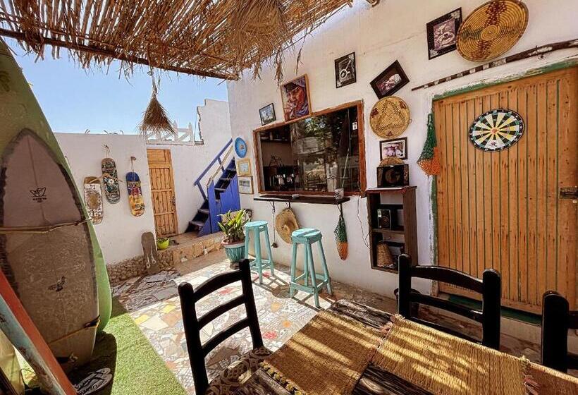 Retkeilymaja Bay Surf Camp