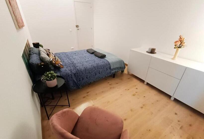 هاستل By Born Rooms