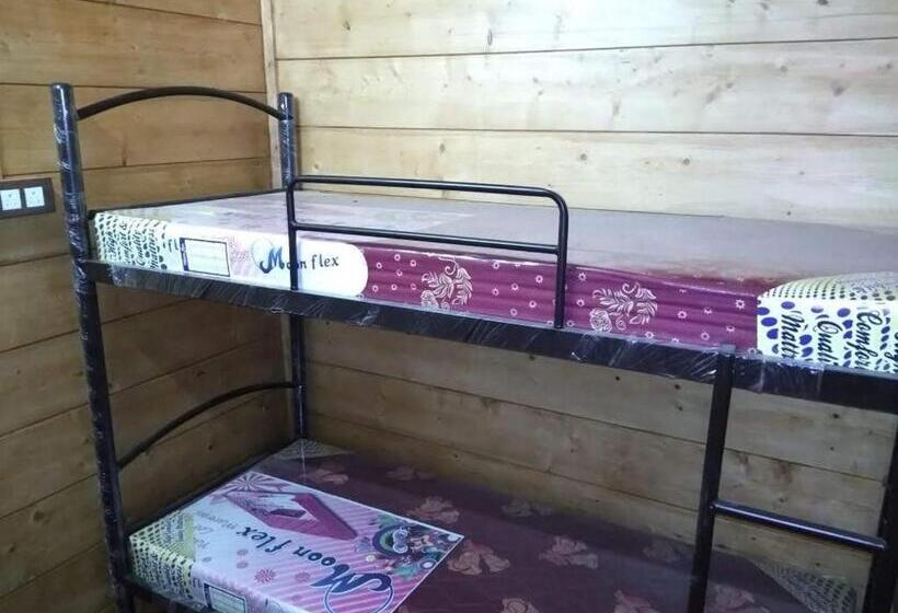 צימר Castle Wood House