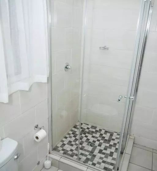 ベッドアンドブレックファースト Faces Guesthouse La Provance