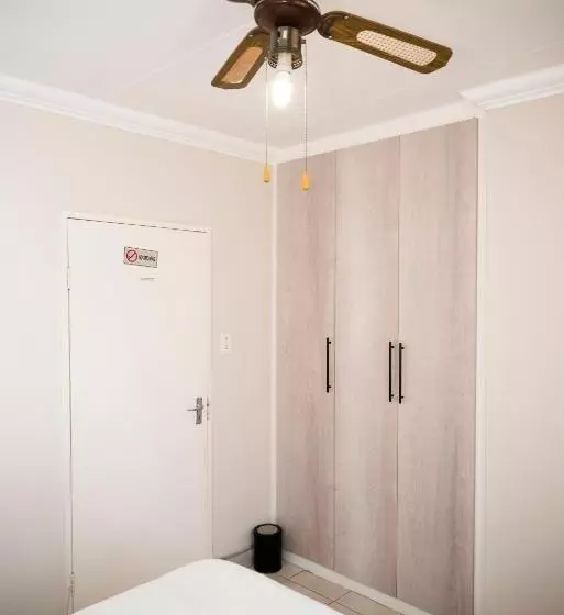 ベッドアンドブレックファースト Faces Guesthouse La Provance