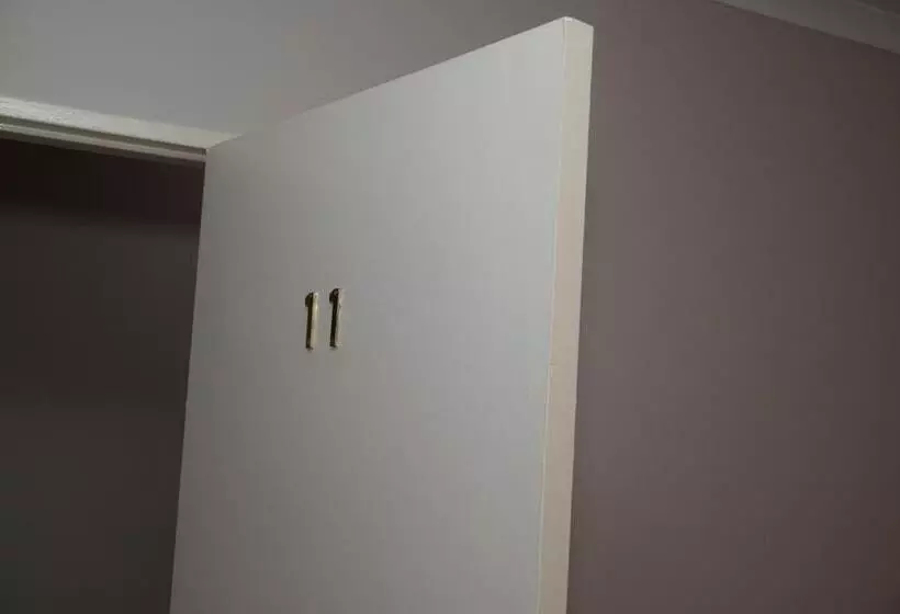 ベッドアンドブレックファースト Faces Guesthouse La Provance