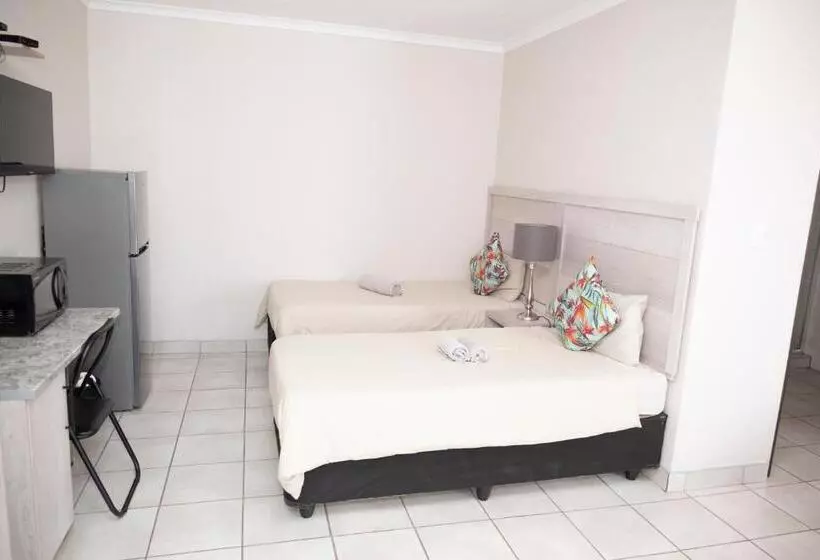 ベッドアンドブレックファースト Faces Guesthouse La Provance