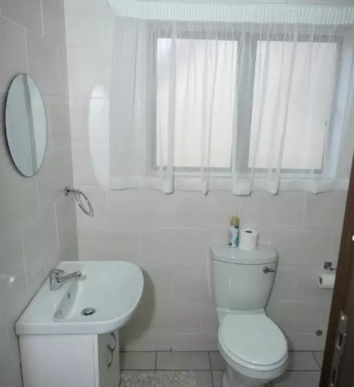 ベッドアンドブレックファースト Faces Guesthouse La Provance