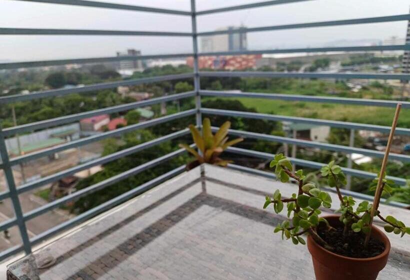 Executive Studio At One Madison Place Iloilo City