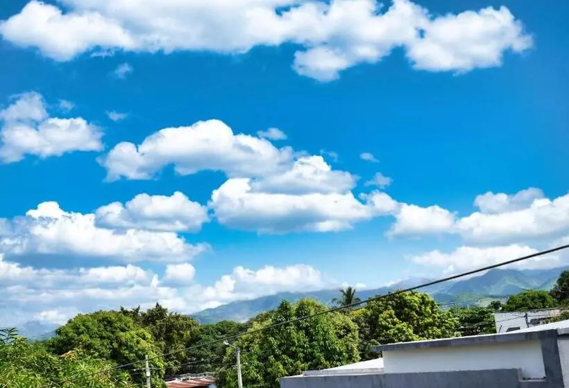 ホテル El Sol Inn