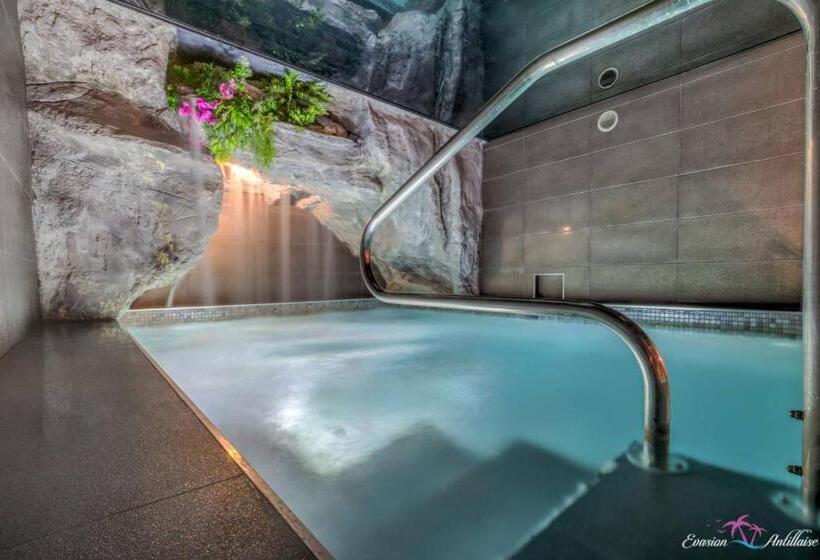 هتل Evasion Antillaise