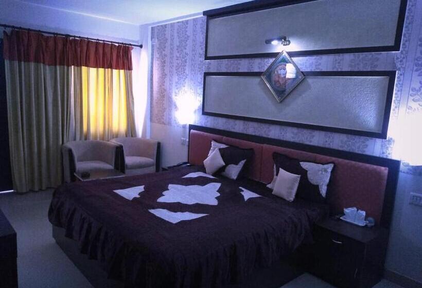 בית מלון כפרי Gajapati Resort