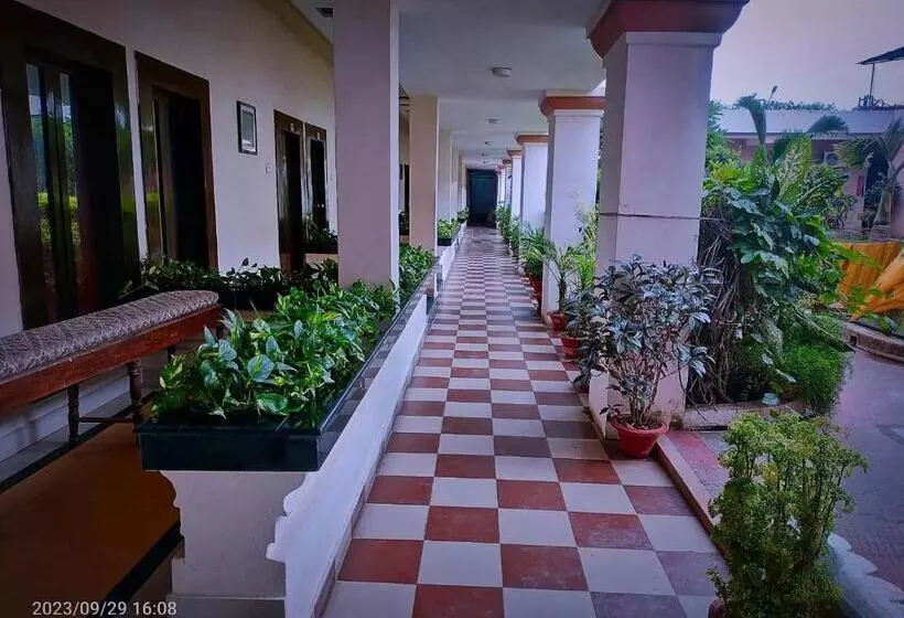 ホテル Gajapati Resort