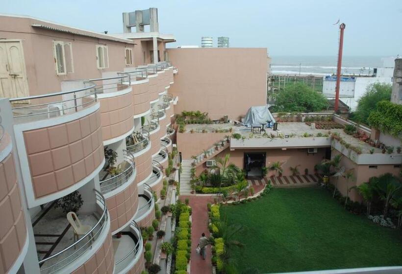 בית מלון כפרי Gajapati Resort