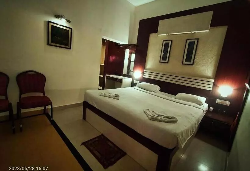 ホテル Gajapati Resort