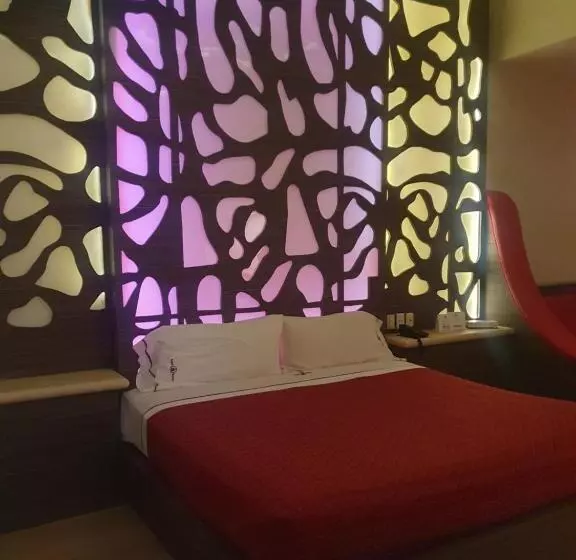 هتل Royal Boutique