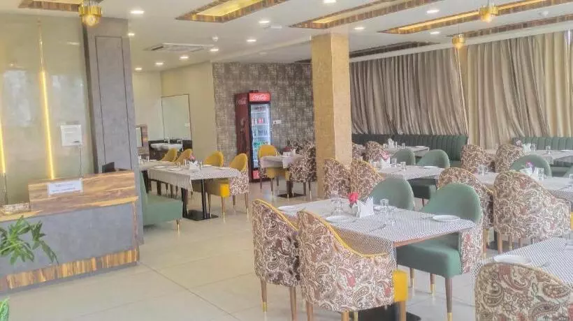 ホテル Samaira Inn