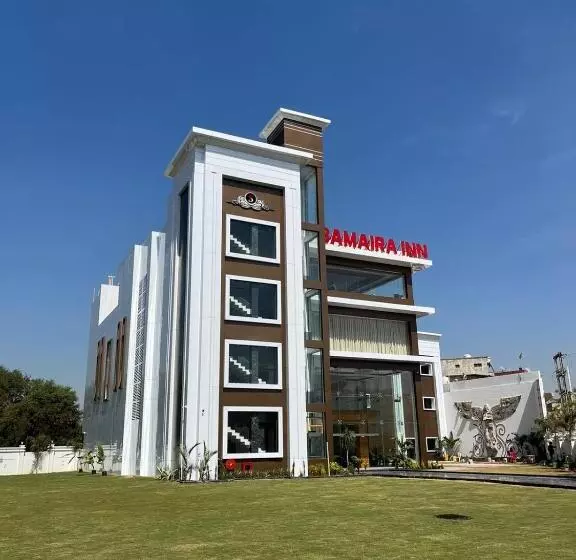 ホテル Samaira Inn