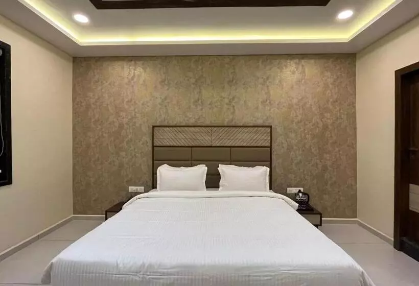ホテル Samaira Inn