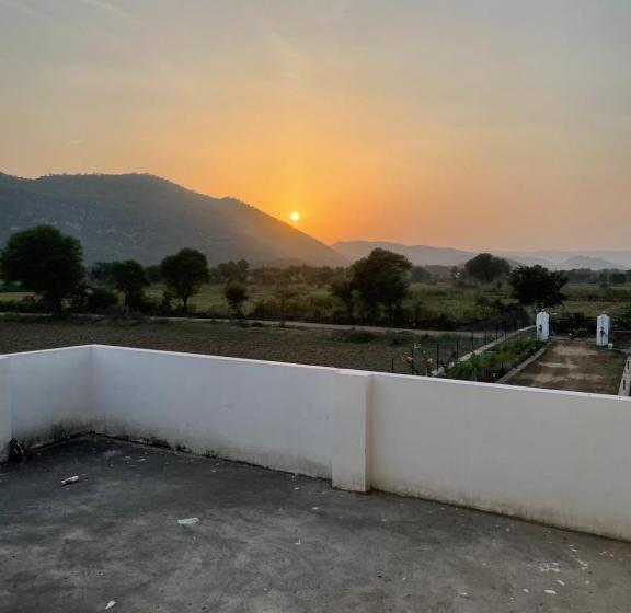 בית מלון כפרי Srivan Homestay