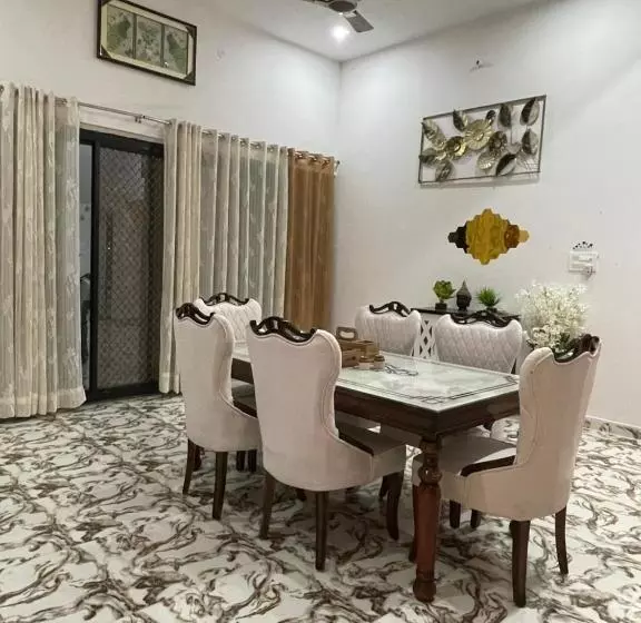Hotelli Srivan Homestay