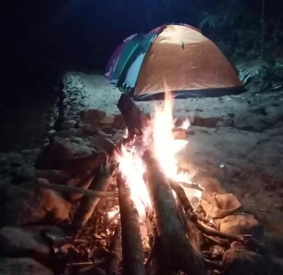 호텔 Yameena Holiday Inn Kanneliya