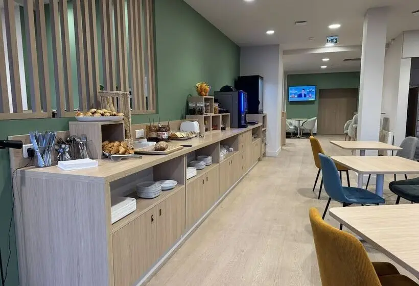 Karaez Hôtel - BritHotel Carhaix