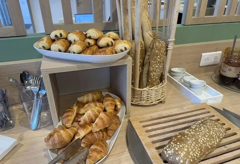 Karaez Hôtel - BritHotel Carhaix