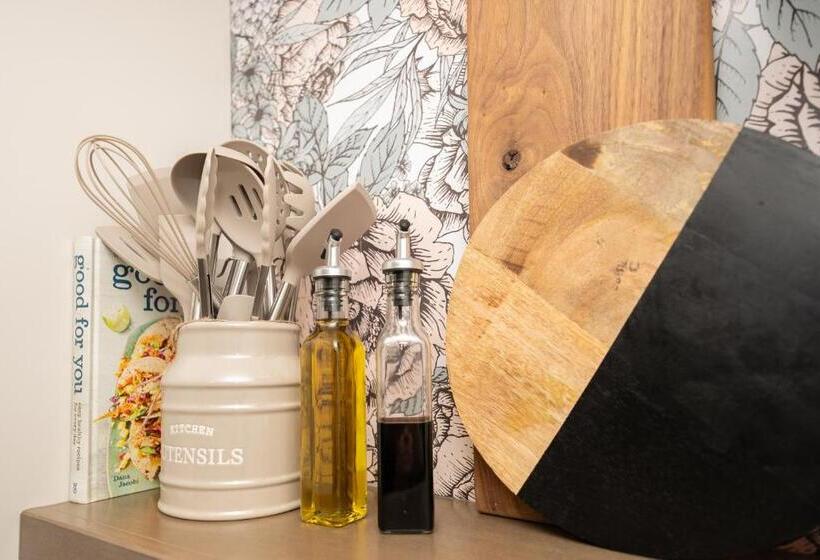 بنسيون Copperwood Cozy Cellar