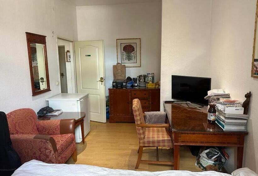 بنسيون Ezb Am Main