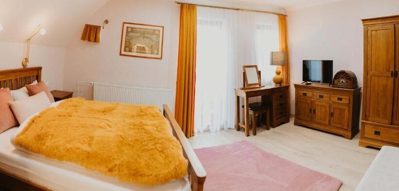 膳宿费 Hrochotský Mlyn