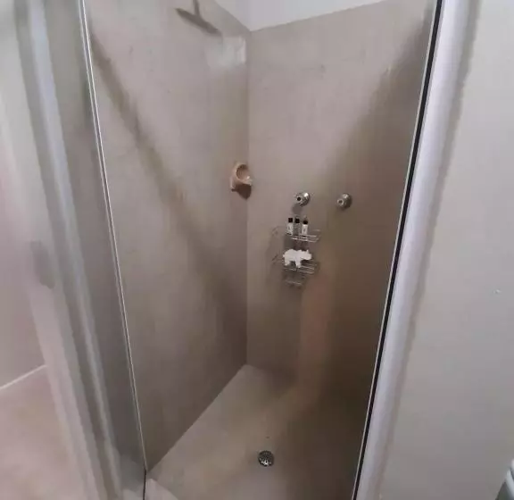 پانسیون Leadwood Lodge