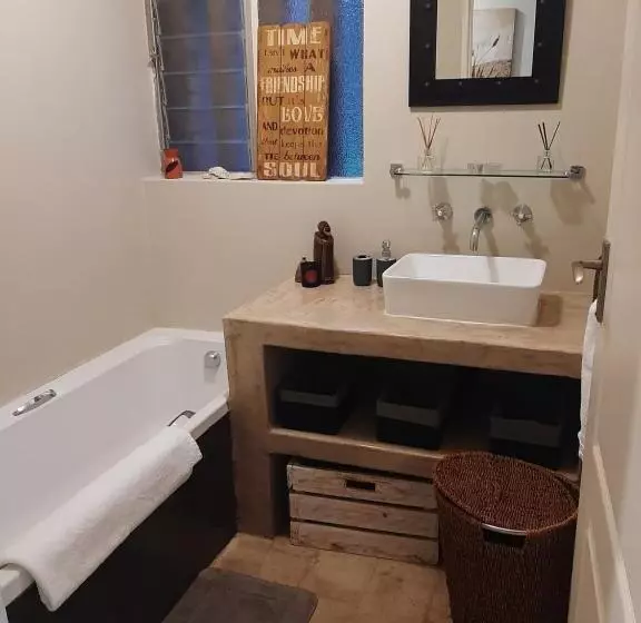 پانسیون Leadwood Lodge