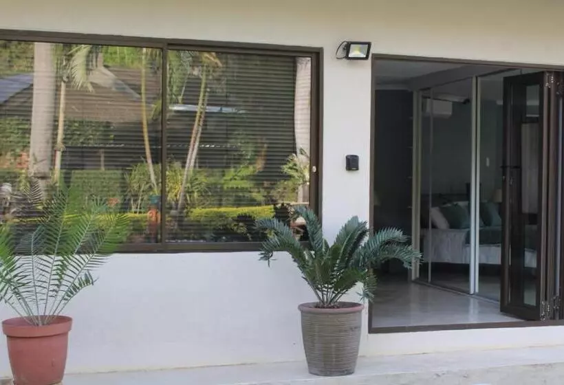 پانسیون Leadwood Lodge