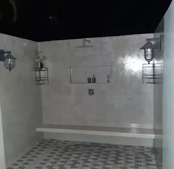 پانسیون Leadwood Lodge