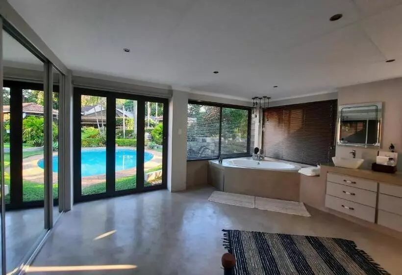 پانسیون Leadwood Lodge