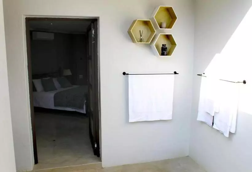 پانسیون Leadwood Lodge