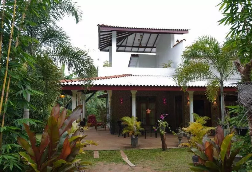 پانسیون Nature World Safari Resort