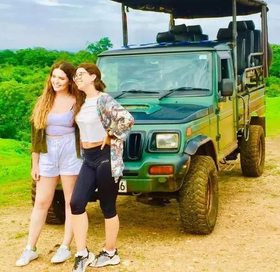 پانسیون Nature World Safari Resort