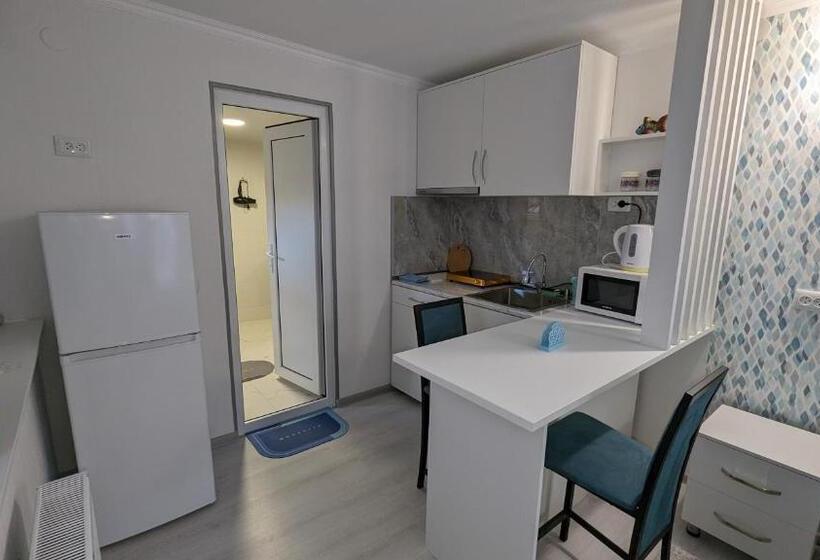 پانسیون White Orchid